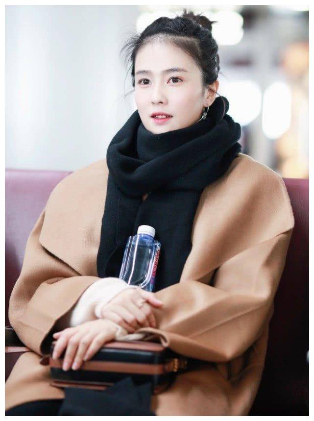 有种发际线叫白鹿发量多还衬得脸整整小2圈杨幂都羡慕不来