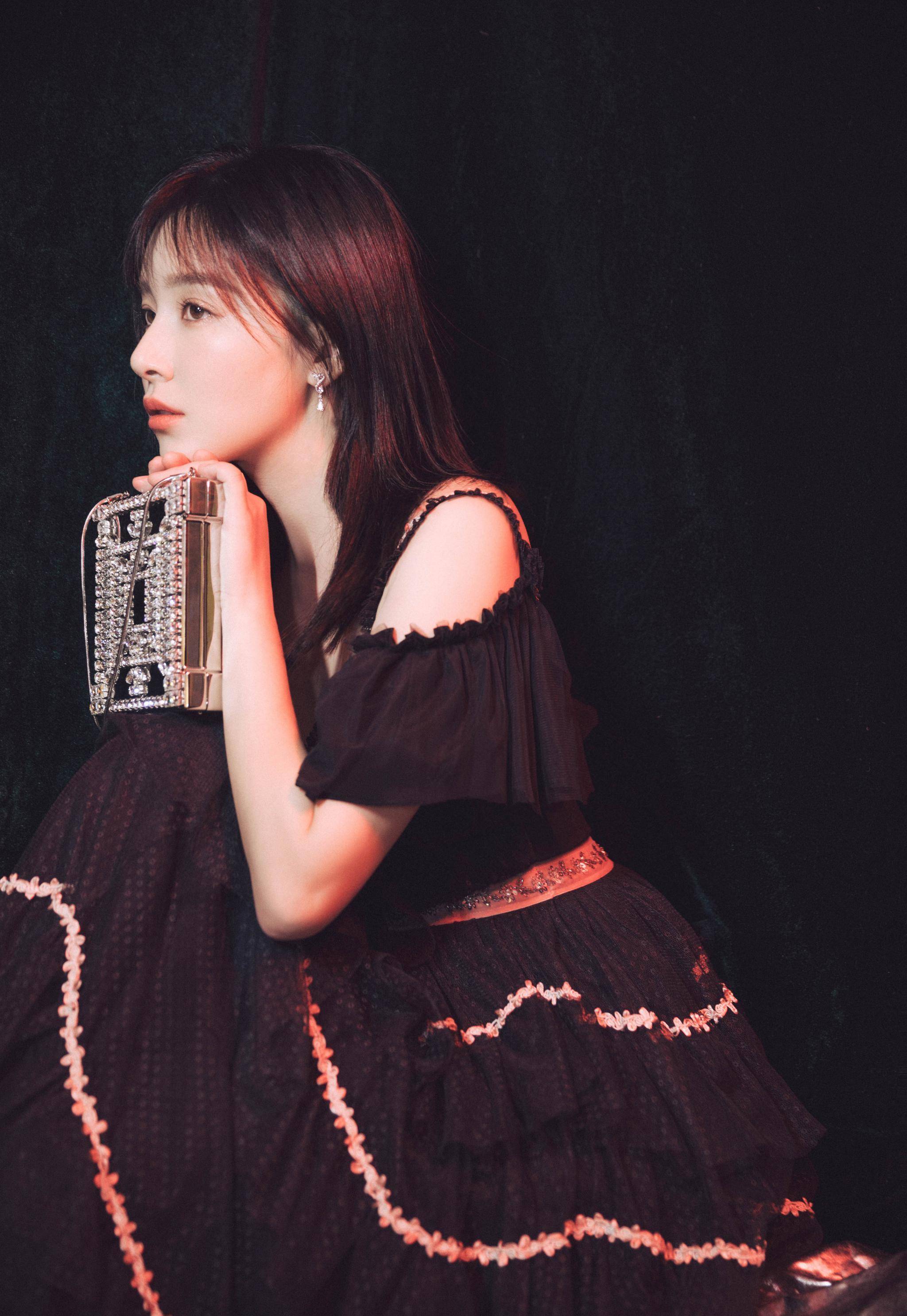 分手2年,阚清子新恋情疑曝光:别因为错的人,就不相信爱情