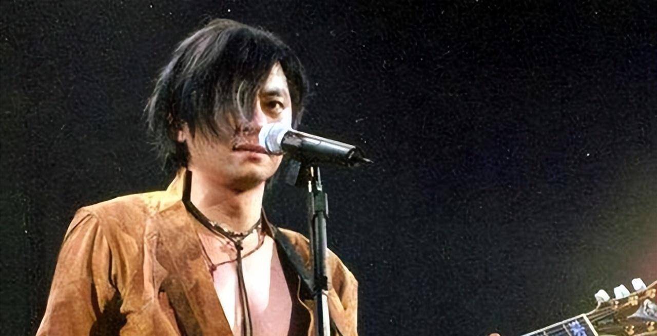 "忧郁王子"王杰被毒哑,到底是谁"要"了他的嗓子