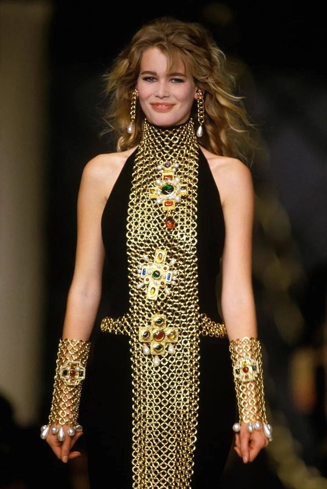 坦白说了,我就爱看女明星穿金戴银得同框斗艳!