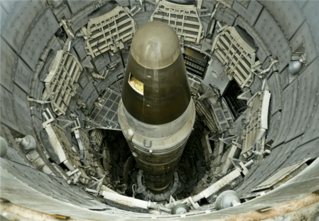 总量减少375枚,2000枚正处于战备状态_美国_俄罗斯_核弹头