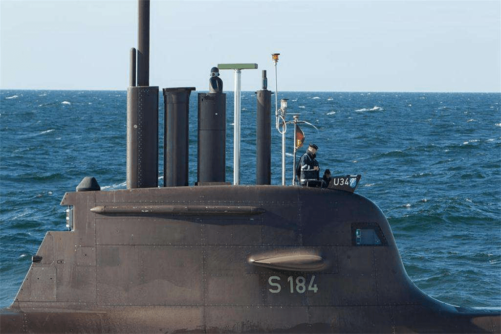 德国潜艇214图片