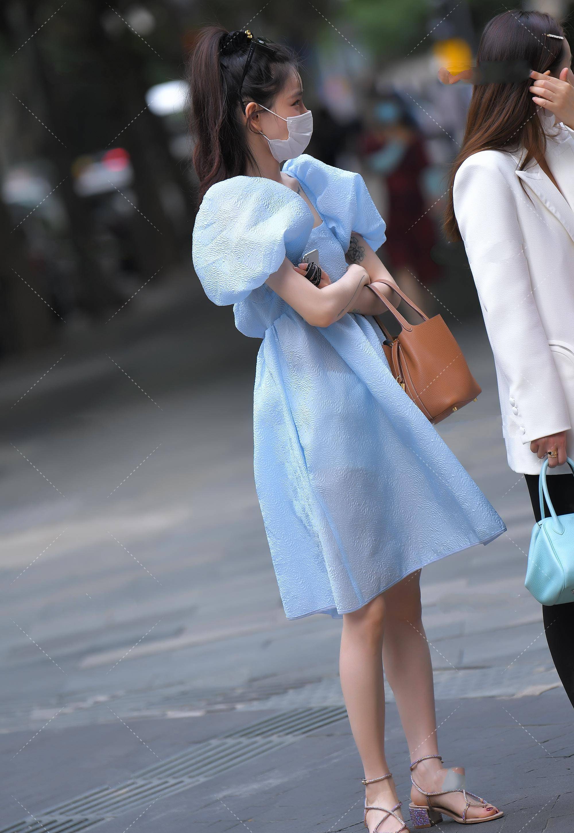 原创消瘦型女孩穿搭水蓝色可爱连衣裙甜美可爱时尚减龄