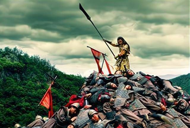 这时的楚霸王不像伐秦那一次围困,他的身后还有江东十万大军,只要渡过