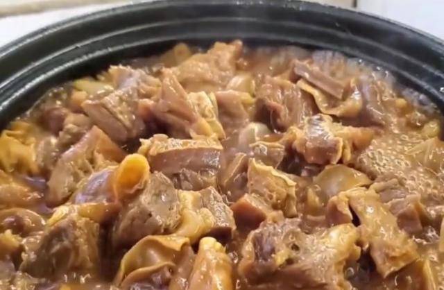 原创教大家做一道砂锅牛腩营养美味