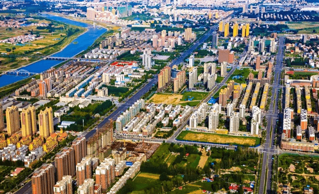 河南有个小县城，人口只有70多万，却坐拥数条交通命脉