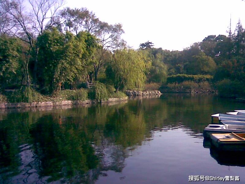 上海有座建在坟场上的公园，开放34年与所在区同名，名气一般却是几代人的回忆