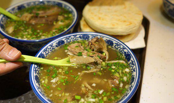美味可口的羊杂汤,三料,三汤,三味是必不可少的_杂碎_调料_汤味道