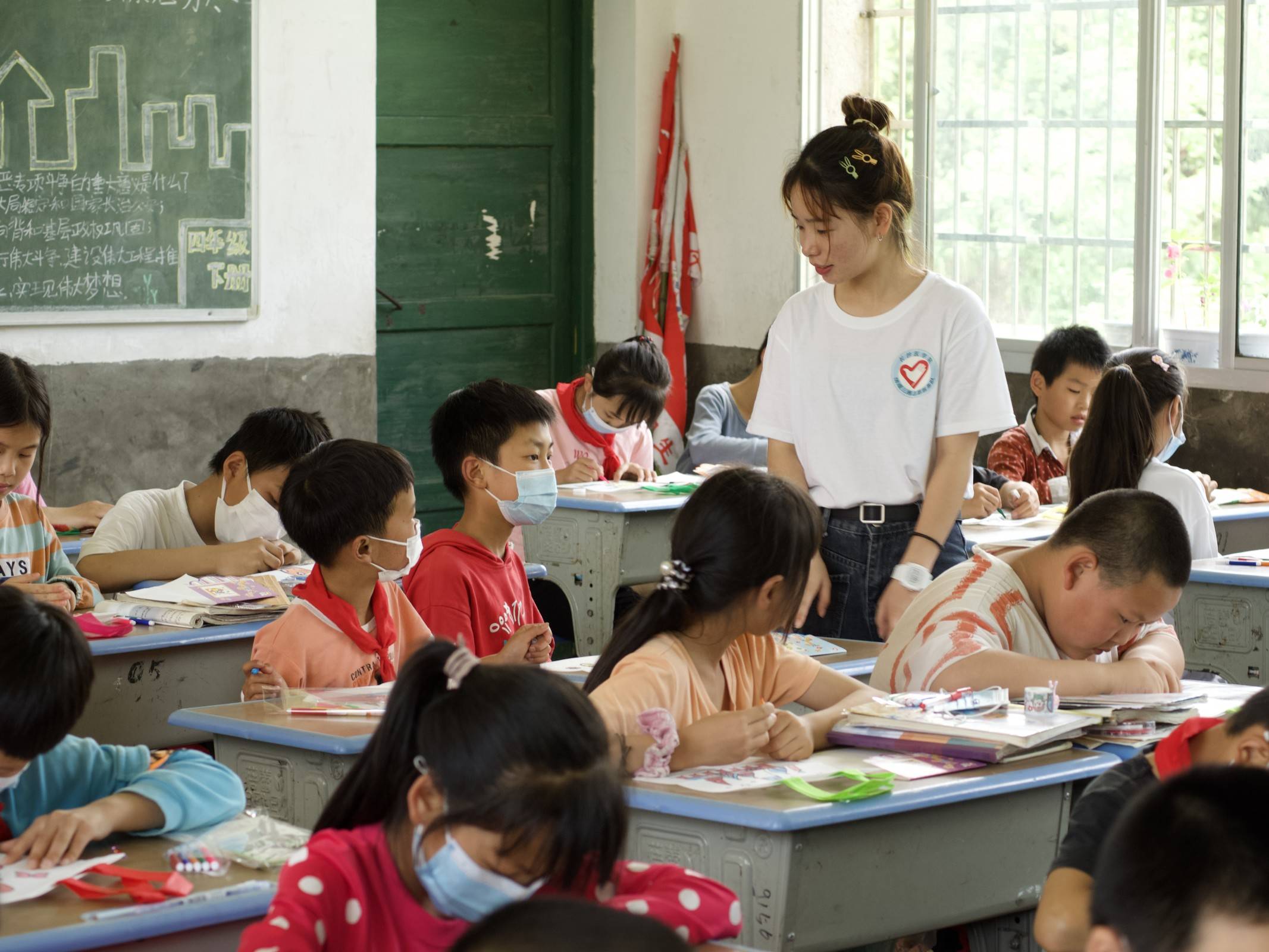 "情暖三湘"三下乡支教组:青春热血撒校园,助力绘梦向未来