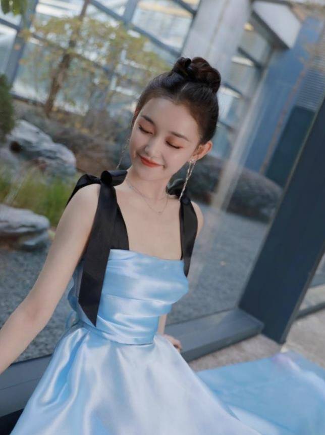 她一岁开始拍广告,经常出演女主的小时候,为何到现在无戏可拍_蒋依依