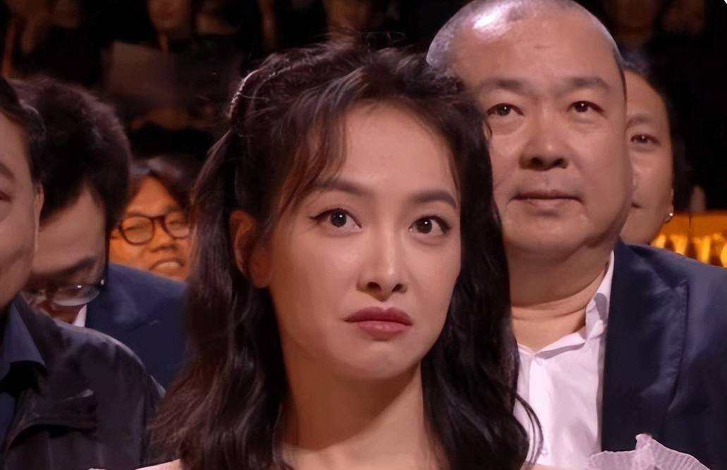 女明星5大"变脸"名场面:杨幂垮脸,刘亦菲翻白眼,张子枫黑脸_表情_时候