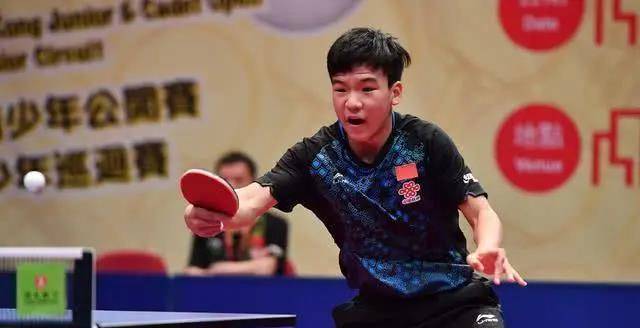 满贯赛上,向鹏被不知名选手零封出局,他的主管教练崔庆磊当场黑脸走人