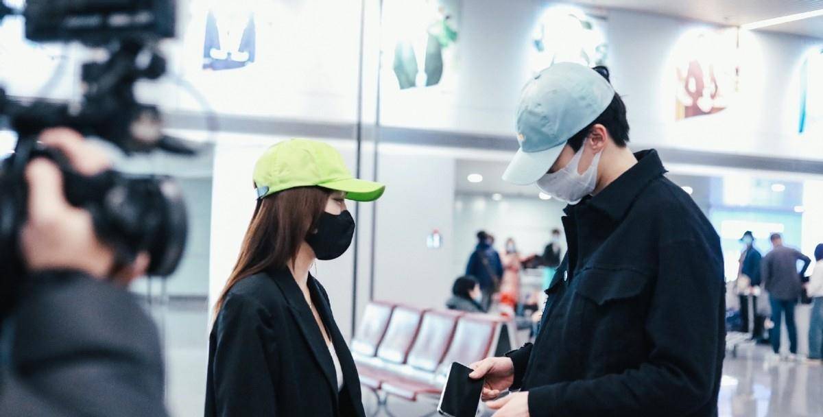 而不久前,王鹤棣现身机场接机秦岚,更让大家看到后心动不已,其实是