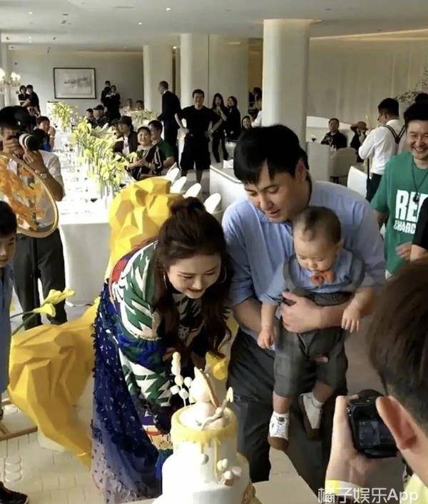 沈腾儿子正脸曝光萌翻众人,沈叔叔深陷掉粉风波_沈娜_爸爸_帅哥