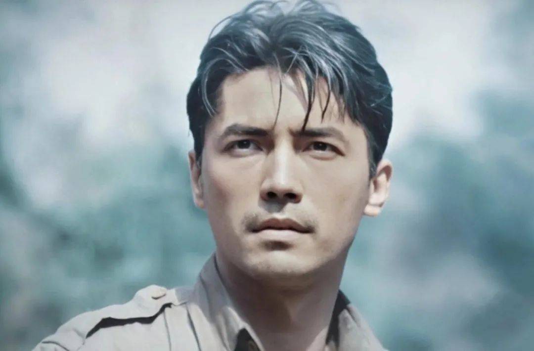 2000年以后,随着尊龙的年龄逐渐衰老,他的戏路受到很大限制,再加上