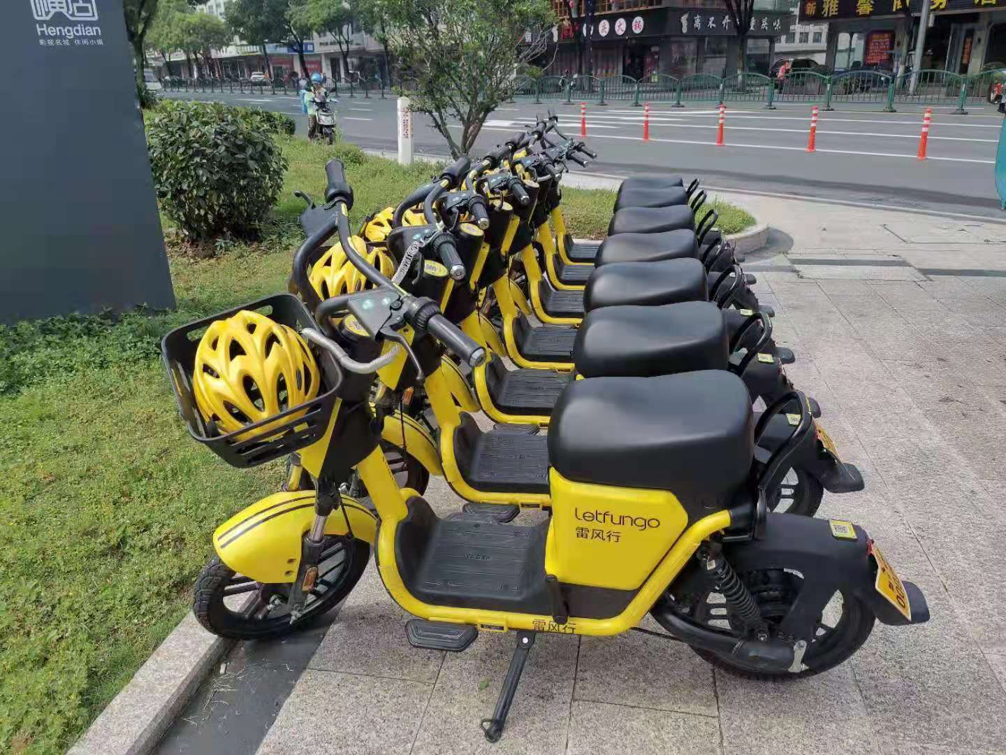 综合来说,代理雷风出行共享电单车需要满足5点:1,有良好的政府或校园