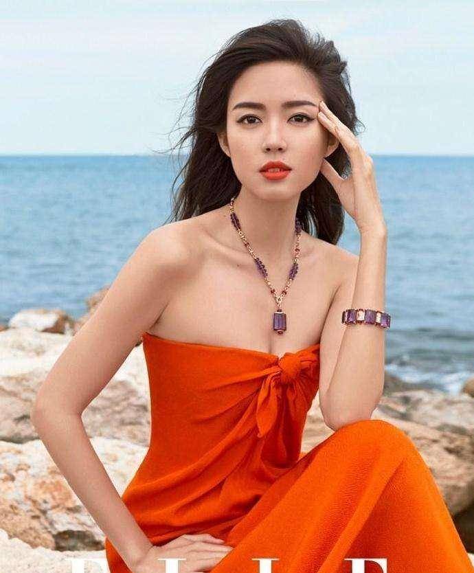 原创36岁张梓琳颜值惊艳时尚优雅美得找不出破绽