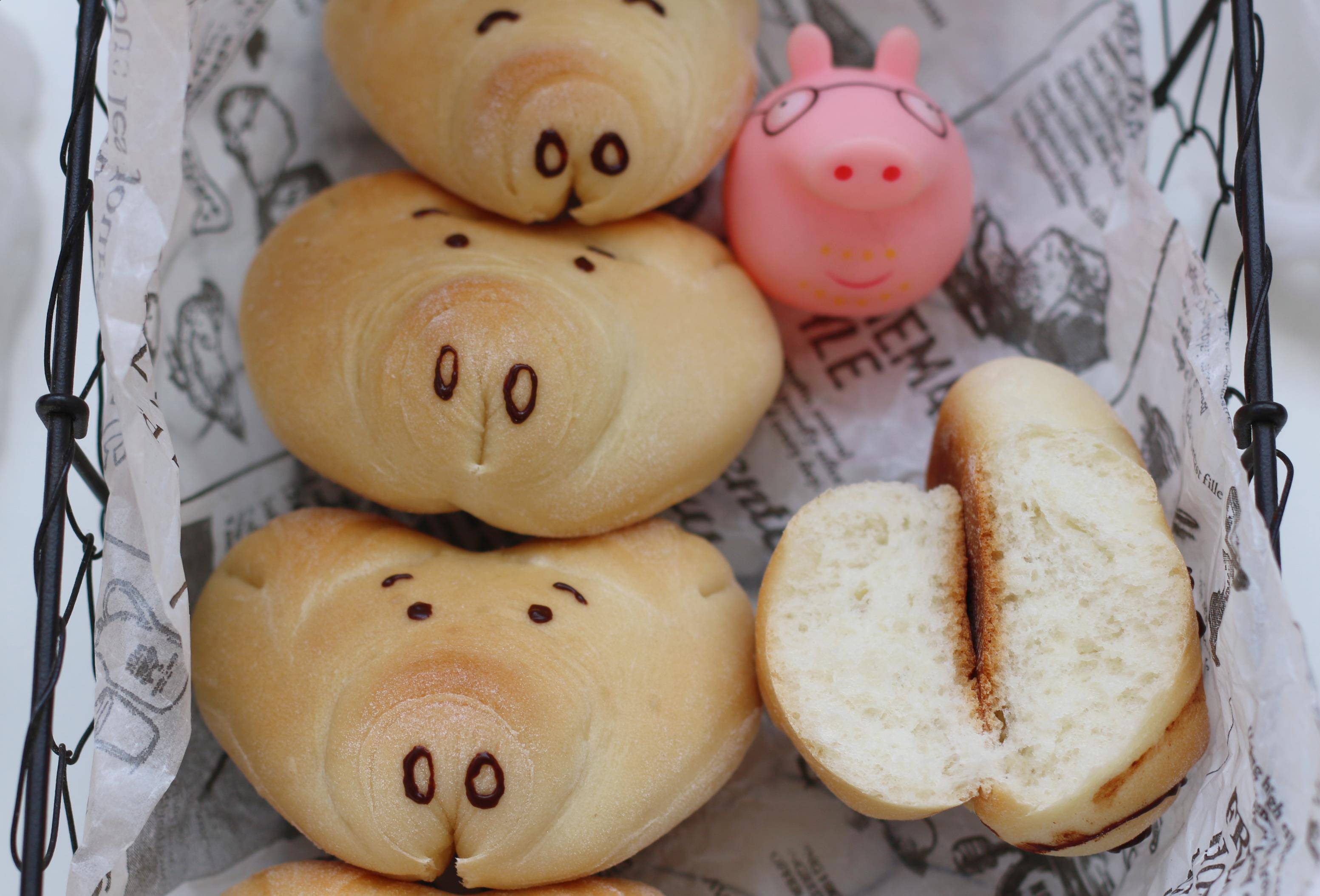 原创做面包不用两三个小时松软好吃的小猪面包一小时就能做好