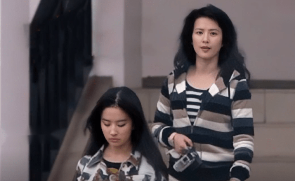 原创天仙妈妈刘晓莉为爱抛事业为女放弃家庭刘亦菲是她骄傲