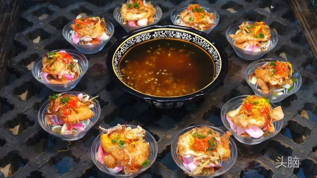 古镇,有一道从中原地区传过来的美食——"和顺头脑"是腾冲人家家会做