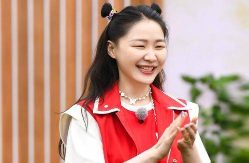 金靖喜剧人实锤,热衷与蔡徐坤炒cp,谭松韵频出表情包_李佳琦_李沁