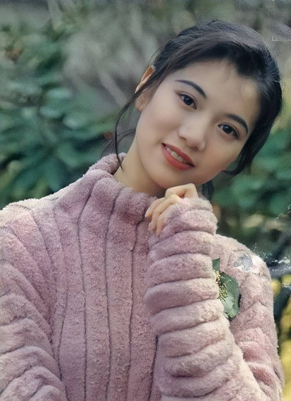 她是"最美港姐",曾自曝自己被圈养,如今被老公宠成公主_袁咏仪_王晶