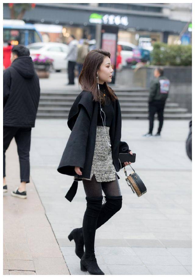 美女街拍:长筒靴让你告别秋裤的臃肿,风度和温度兼得!_黑色_时尚_风格