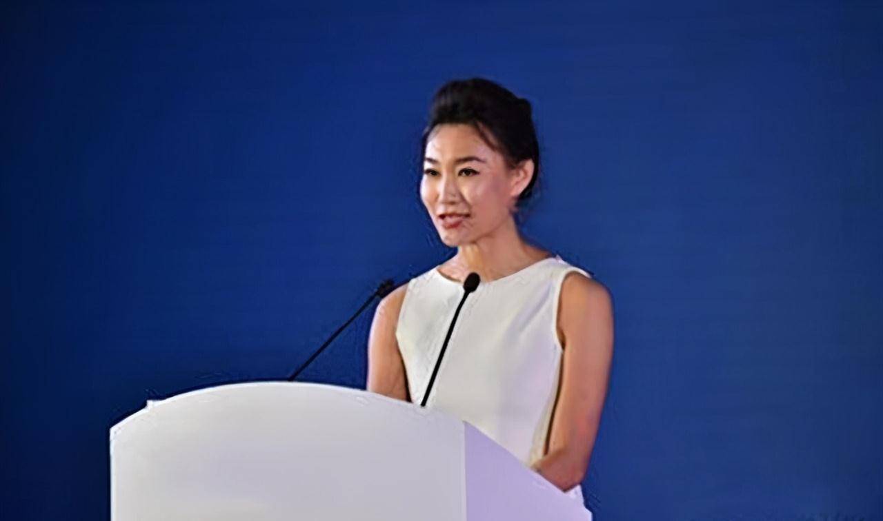 原创电视三美李梓萌被月亮姐姐征婚43岁仍未婚只因太优秀