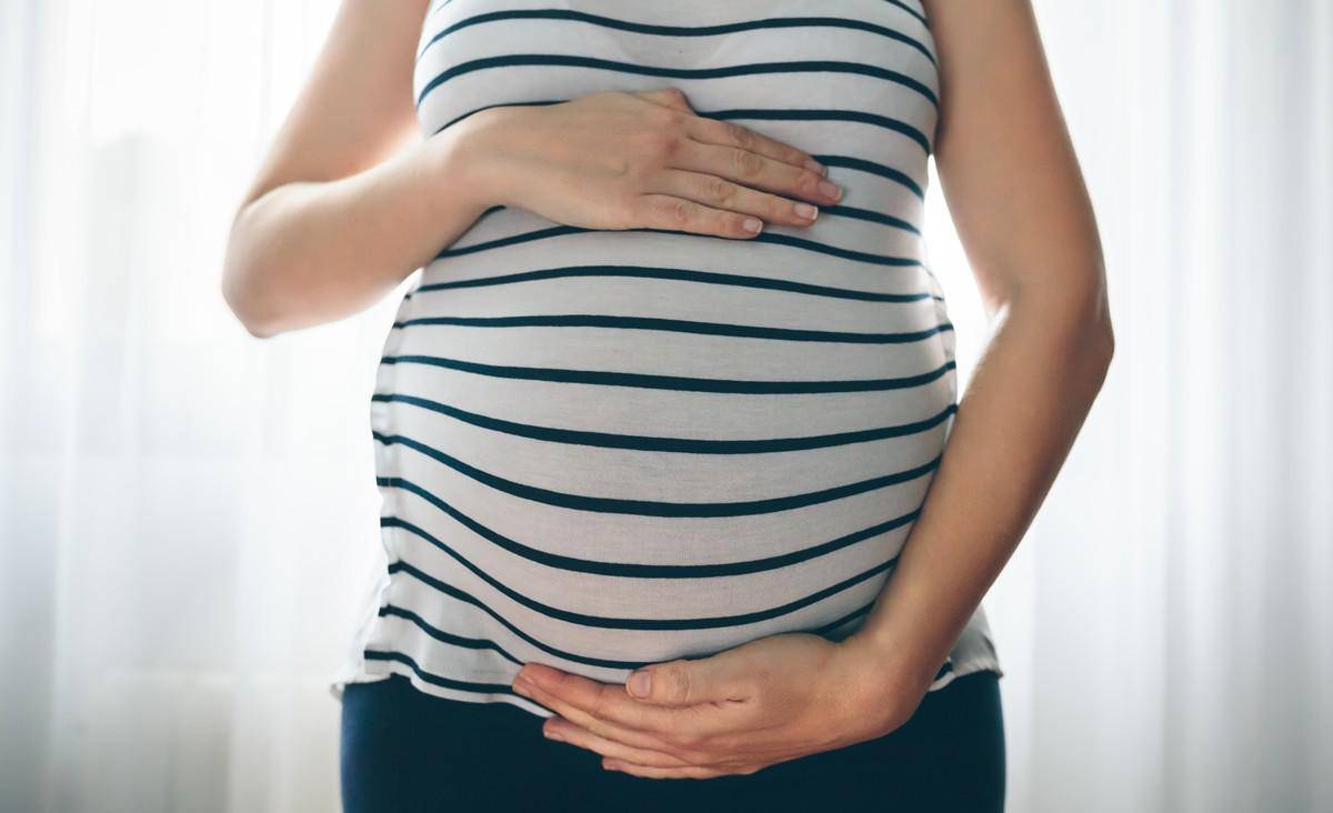 孕妇肚子总是发紧、发硬,要重视,以免宫缩频繁伤害到胎儿健康