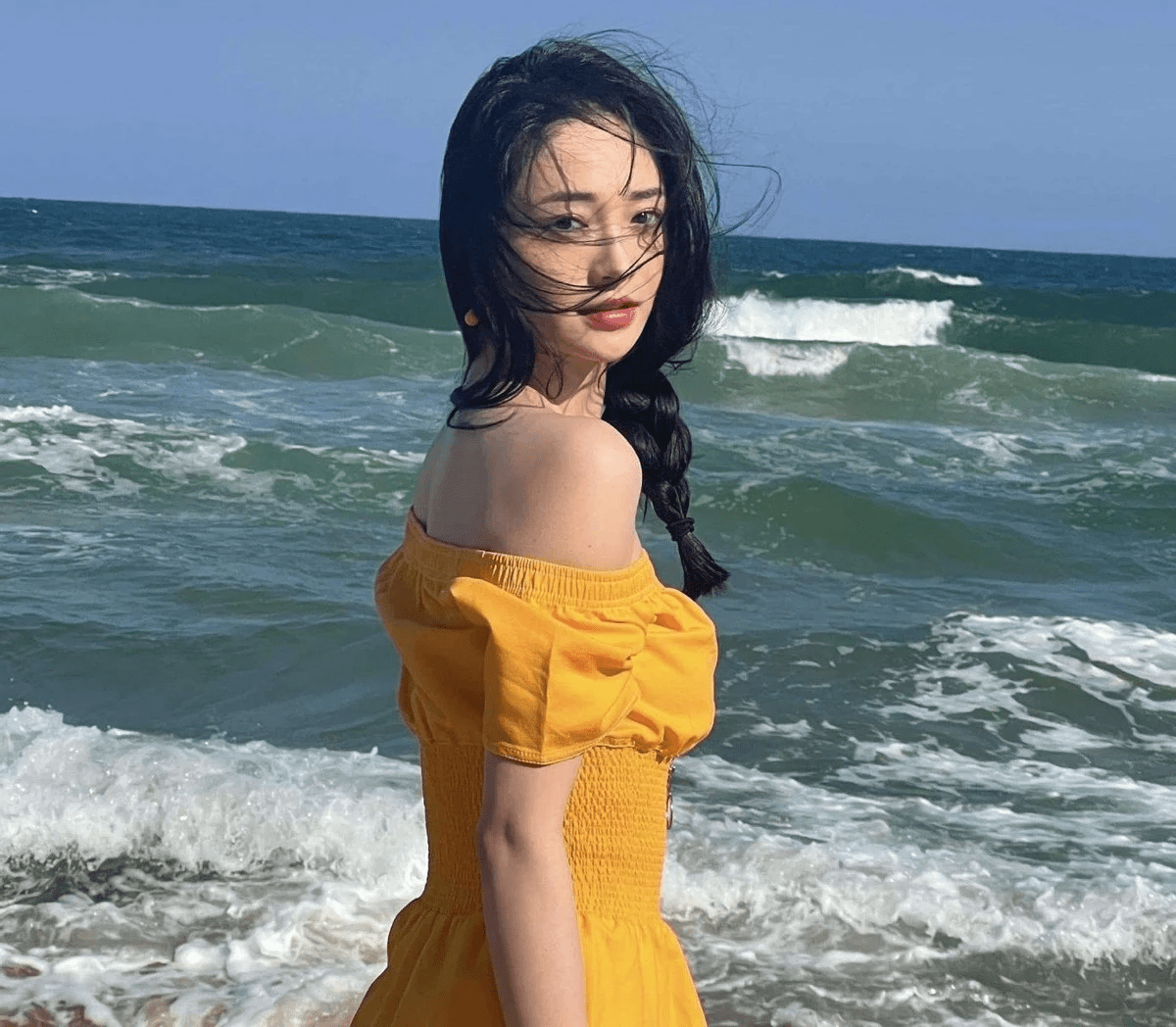 20位女星海边比美殷桃似少女徐冬冬大秀身材鞠婧祎湿发诱惑