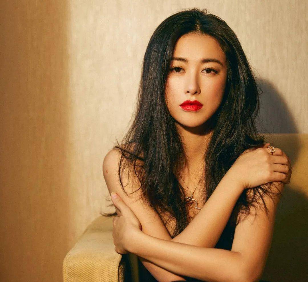 原创新鹿鼎记的苏荃36岁白富美朱珠是意大利豪门公子爱过的女人