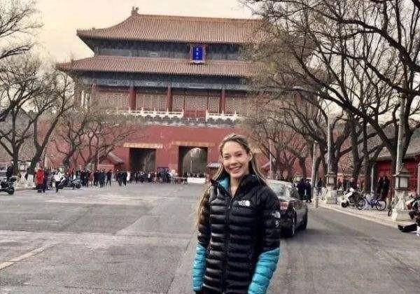 原创谷爱凌和刘昊然的合影旧照曝光颜值不高引热议把她当明星了