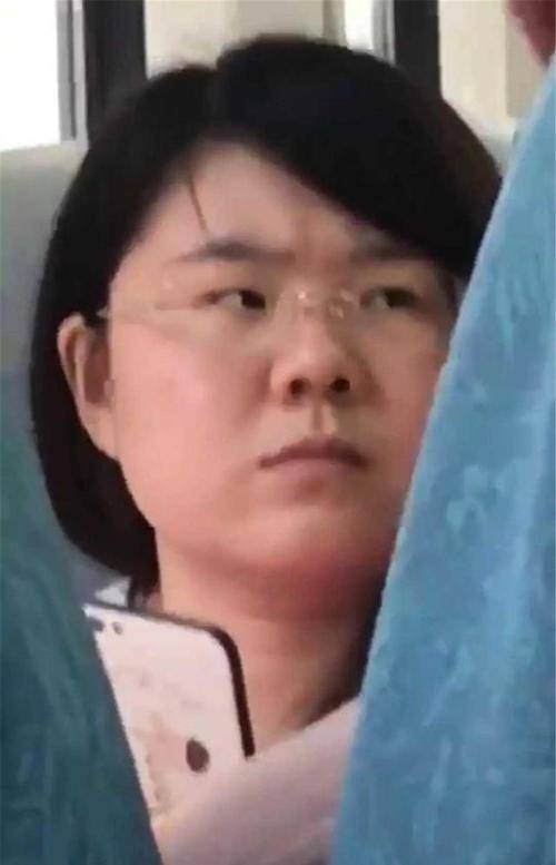 和明星撞脸的路人有女版的小岳岳也有人因为长得像被说渣男