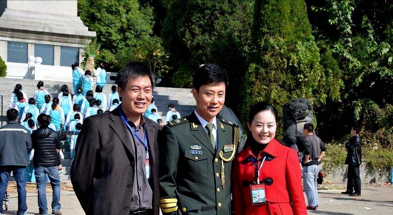 原創軍旅歌唱家耿為華和粉絲離婚後決定不再結婚如今51歲仍單身