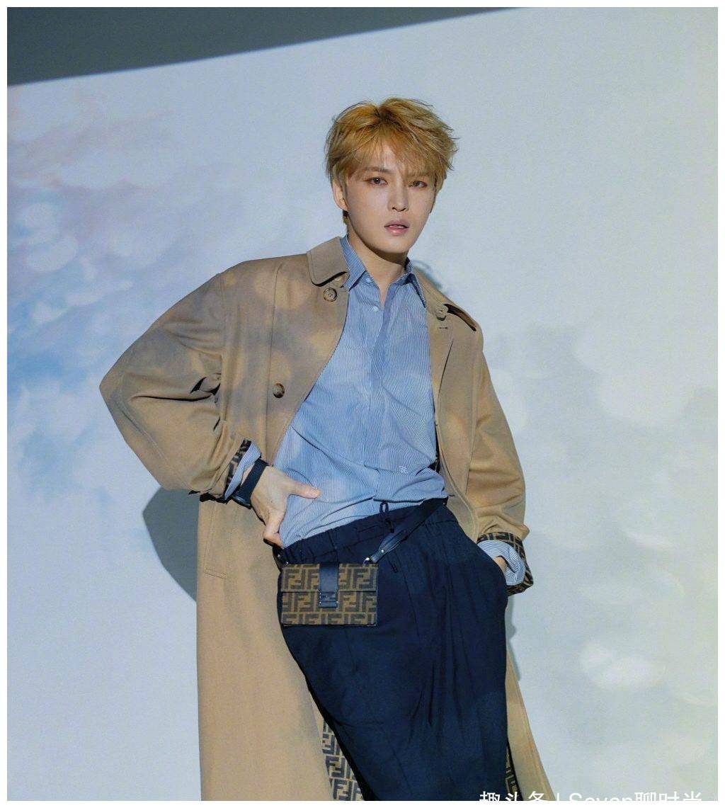 金在中时尚大片曝光一身潮装难掩盖帅气本色颜值帅新高