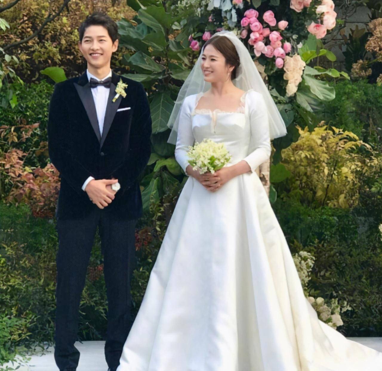 原创35岁宋仲基近照轮廓清晰颜值回春好帅气状态不输前妻宋慧乔