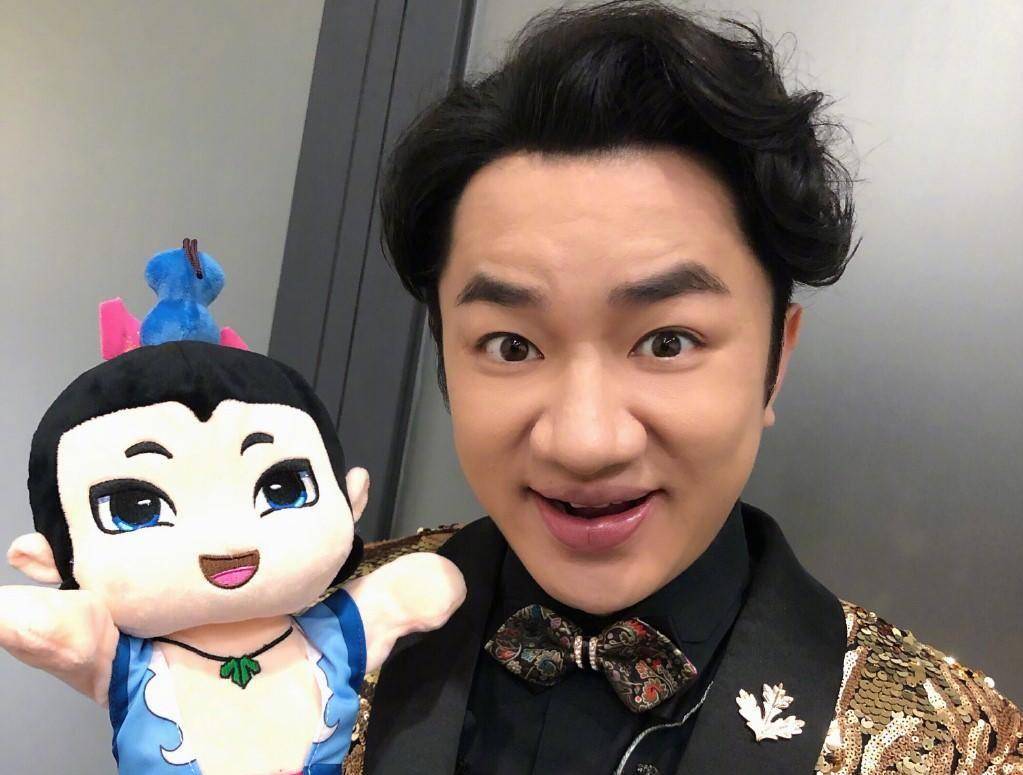 王祖蓝情人节晒合影,未告白妻子只愿所有人平安_李亚男_女儿_孩子