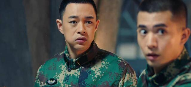 毕业的大学生新兵,与他一起参军的有另外两个死党易子梦(董春辉饰演)