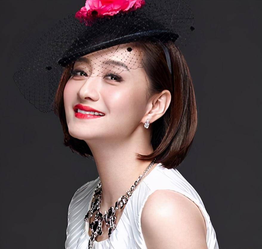 46岁陈德容近照似少女,琼瑶为她等三年,因年龄差拒绝周星驰_原因_因为
