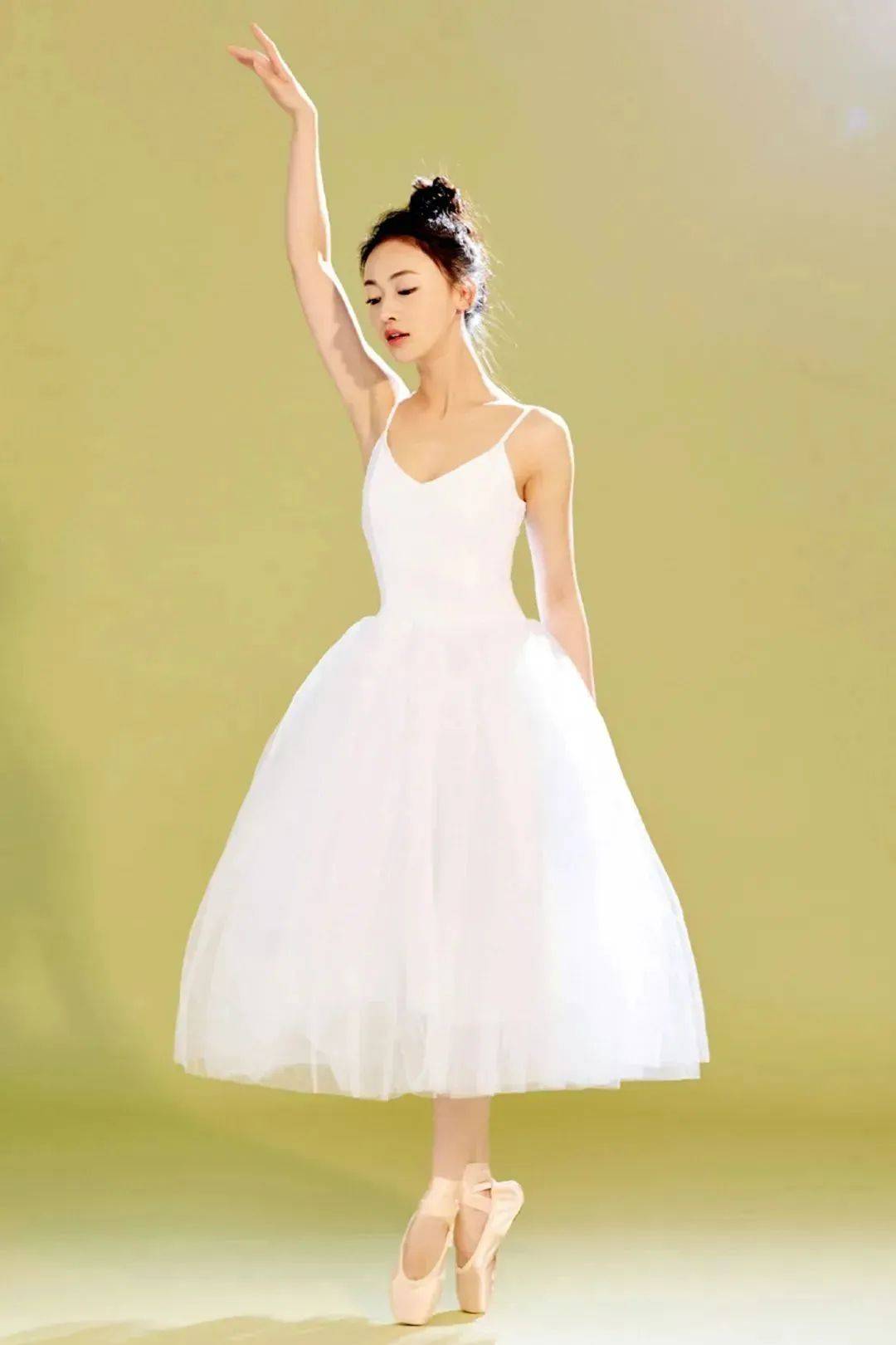 沉寂四年,吴谨言凭借浪姐再次扬眉吐气_于正_延禧_芭蕾