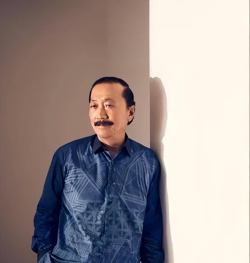 刘德华妻子朱丽倩的舅舅陈志远,奉母命卖麦当劳,长女是大马名媛