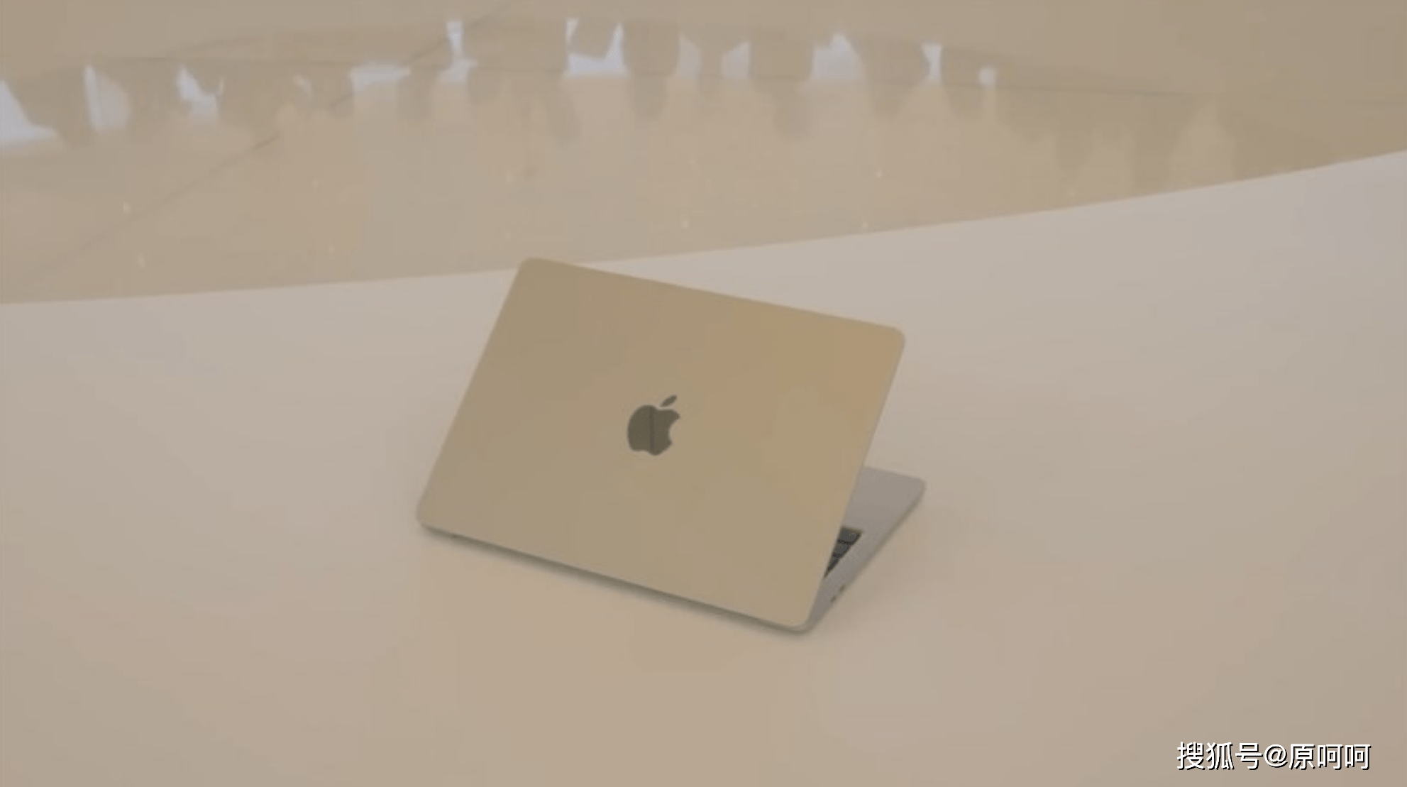 MacBook Air M2上手评测：强大M2芯片、超薄设计