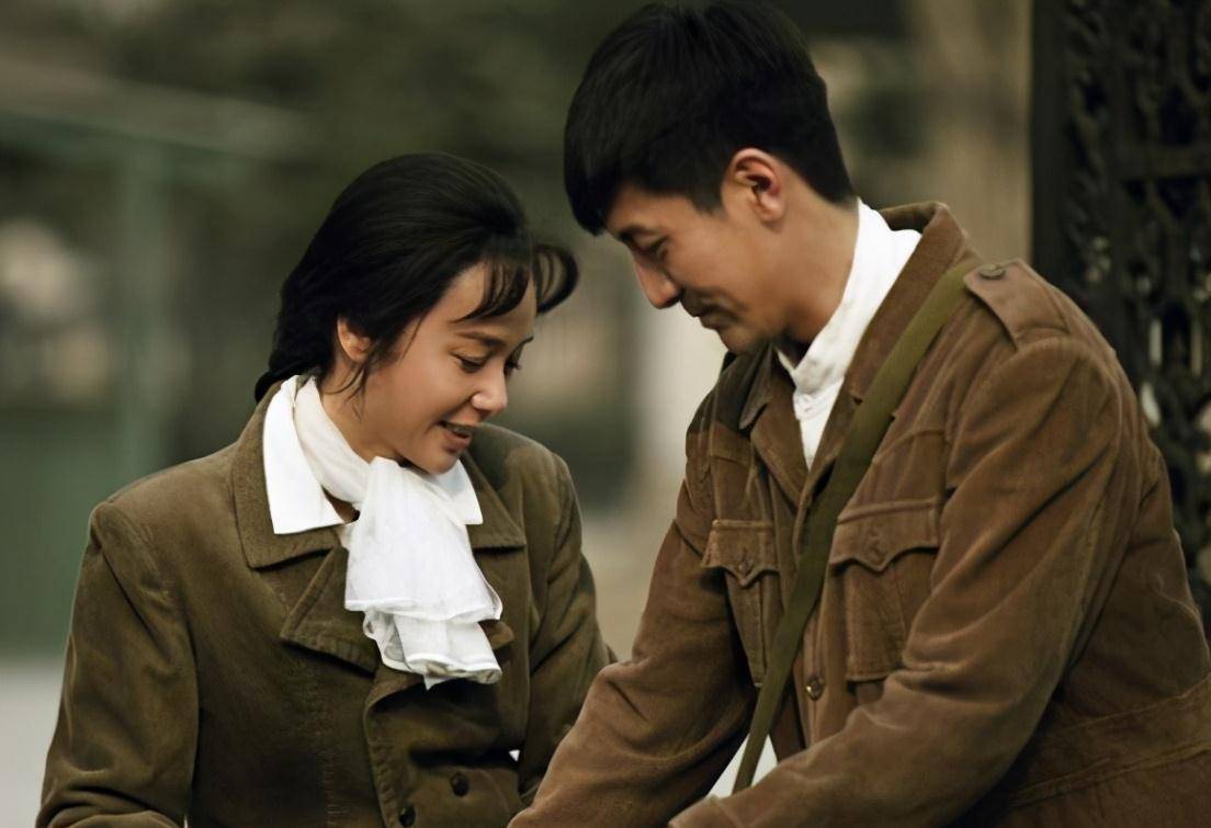 他外表酷似胡歌,曾被传和蒋雯丽关系复杂,今40岁婚姻成谜_张鲁一_低调