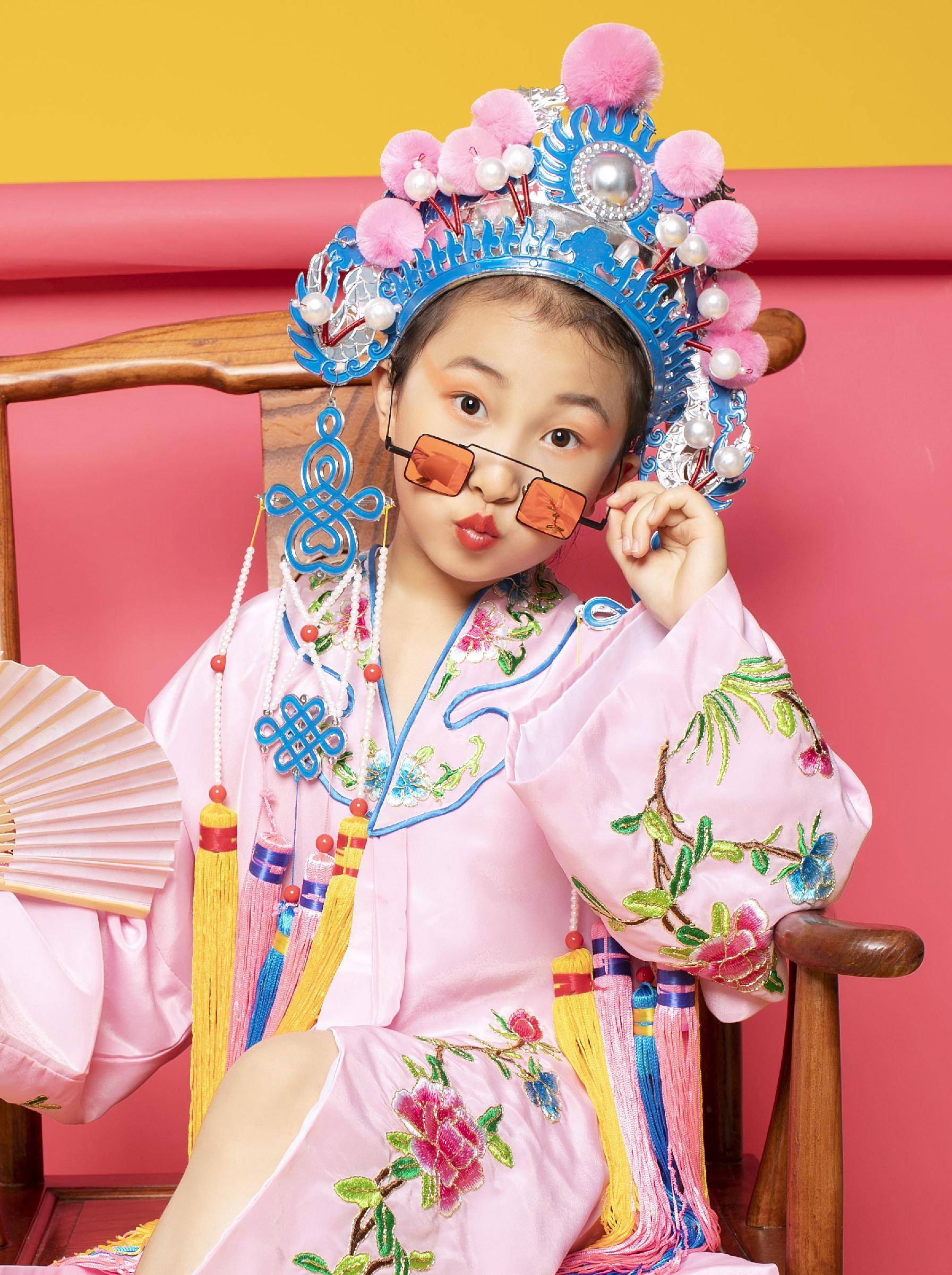可爱"小戏骨"年仅十岁,被称为最有潜力的小演员_刘美汐_表演_电影