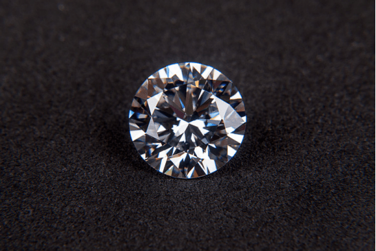 媲美天然钻石，研究人员培育出最大10克拉的人工钻石