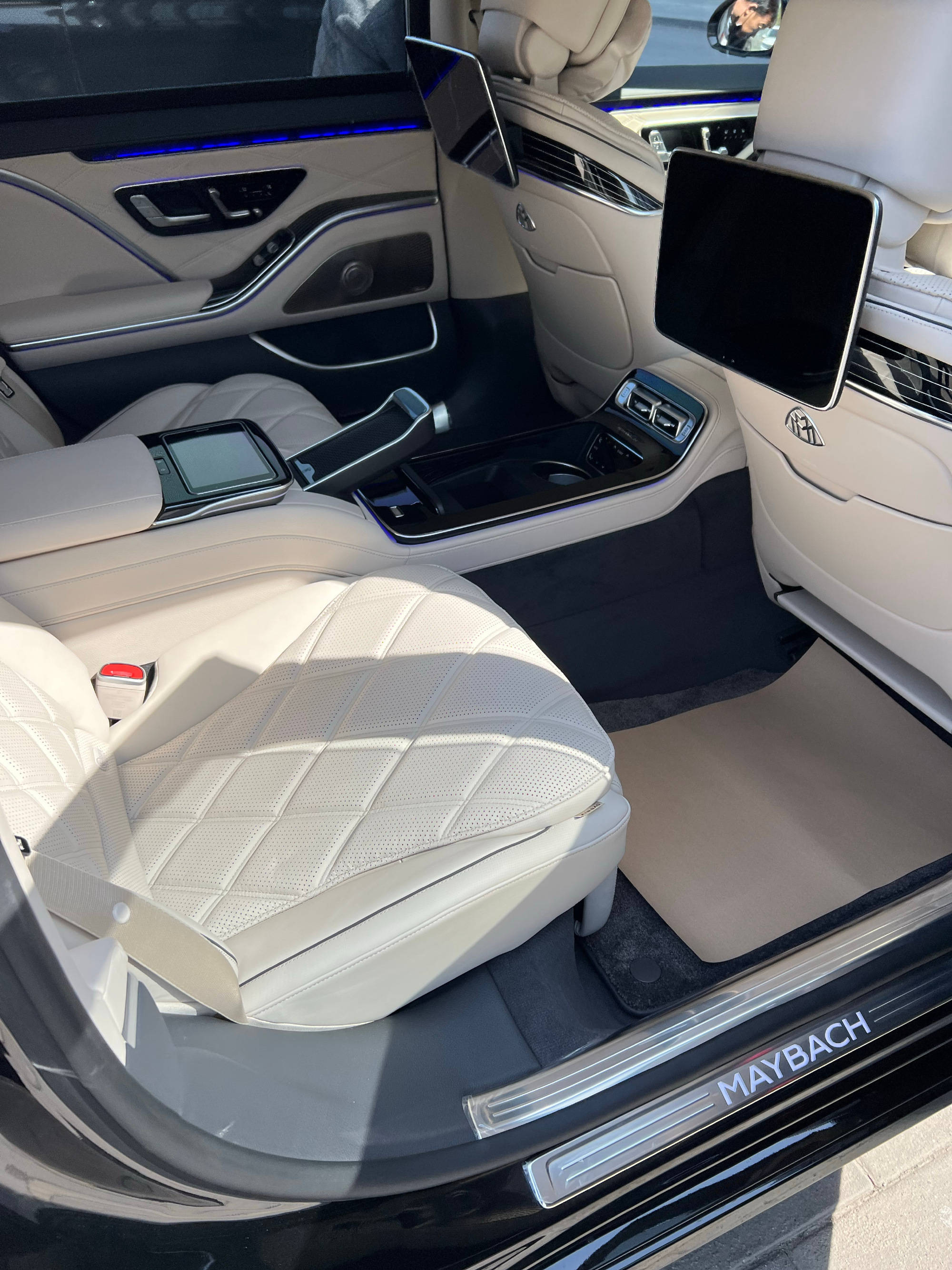 你想把最舒适的位置留给谁北京奔驰4s店迈巴赫s580s480676767