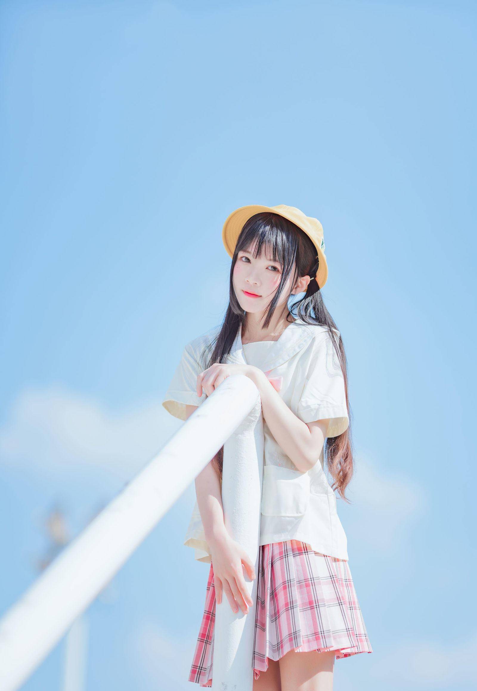 白色衬衫 粉色格子裙,甜美学院风你一定不要错过哦_唯美_校园_女神