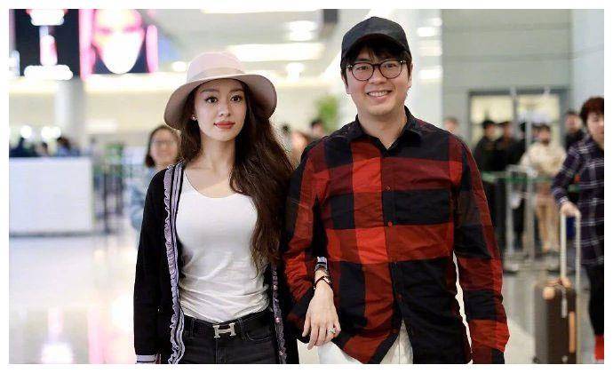 原创郎朗吉娜合体一脸幸福感朗朗穿着红衬衫挺喜感难怪吉娜喜欢