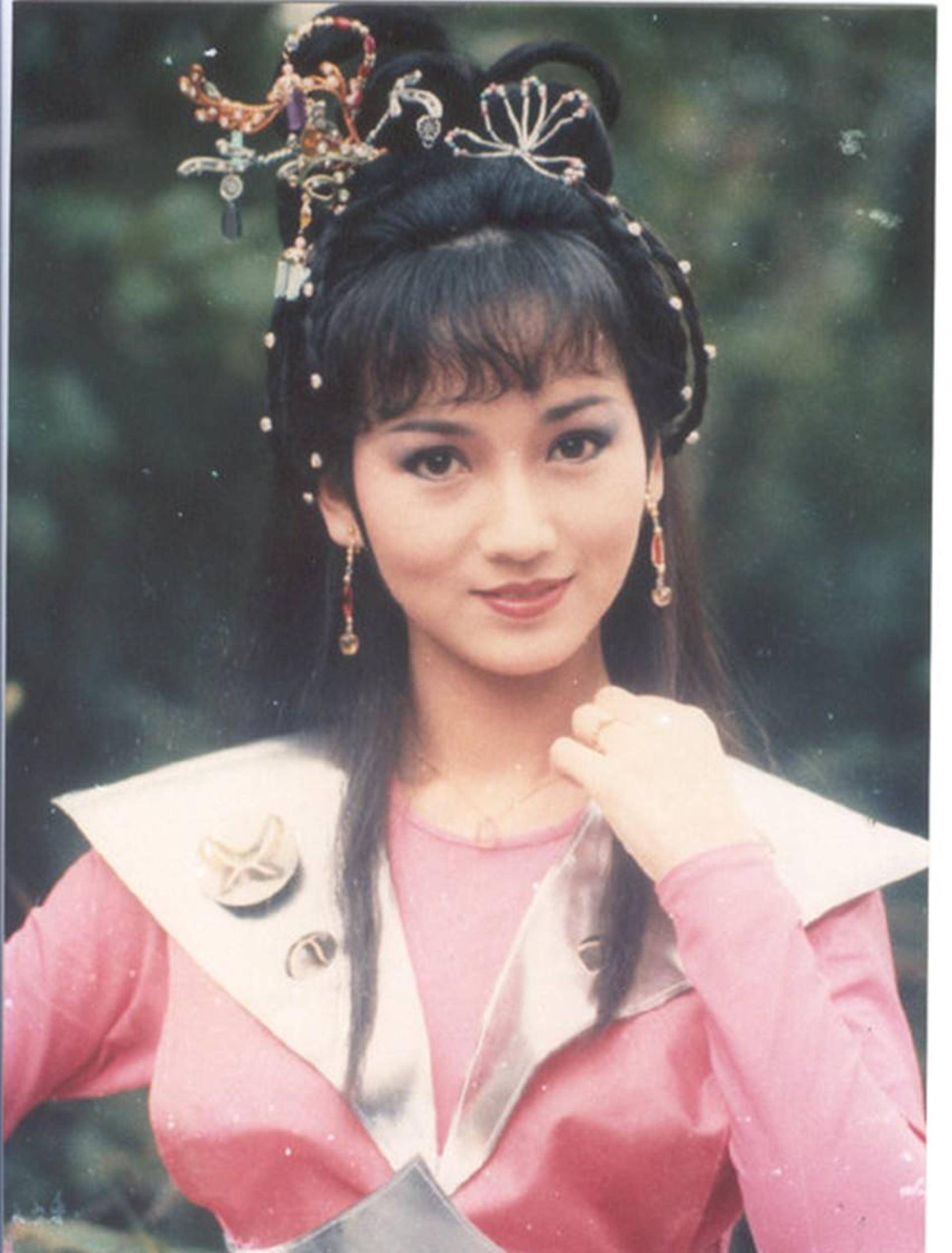 赵雅芝经典作品不少,67岁人气依然很高,但为何含金量高的奖项少