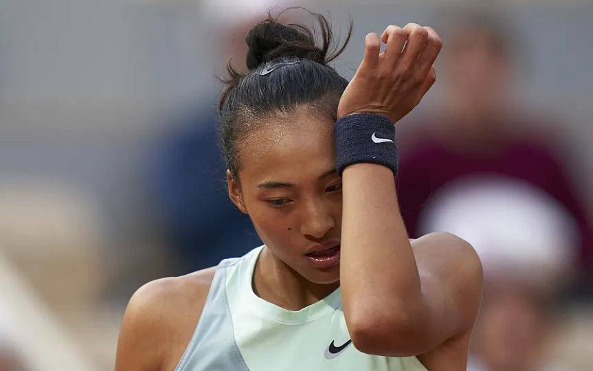 敢与no.1掰手腕,草地赛"偏科",球迷破防_赛事_球员_成长